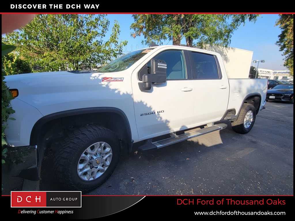 2023 Chevrolet Silverado HD's photo