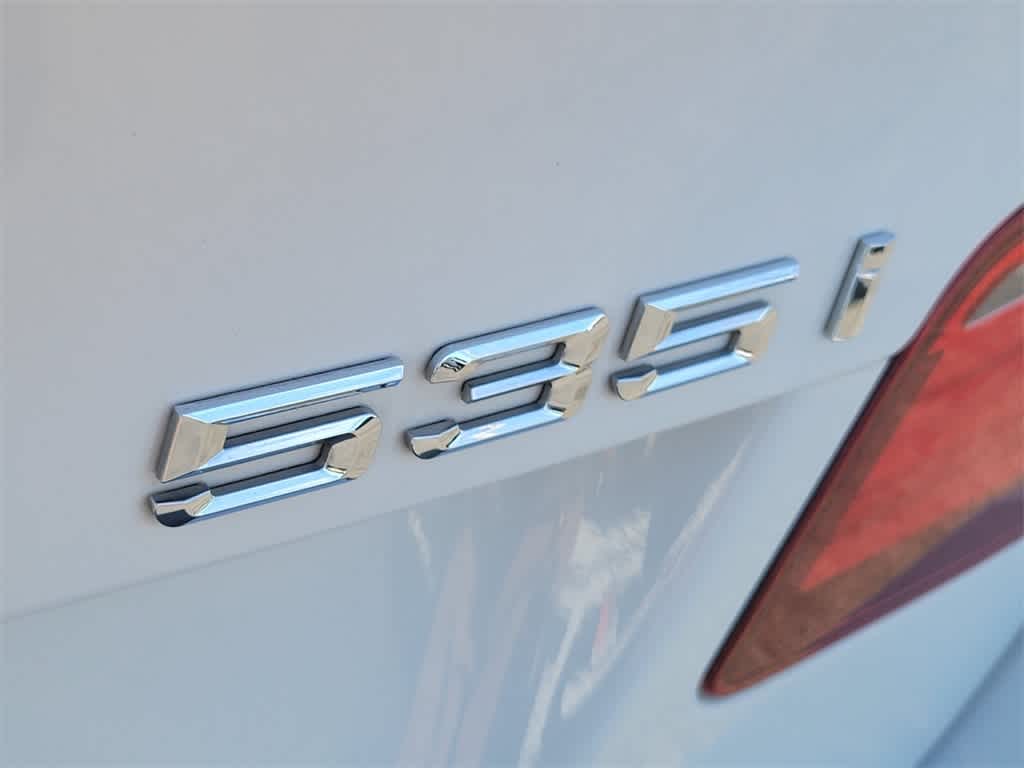 Thumbnail: 2013 BMW 5 Series - 6