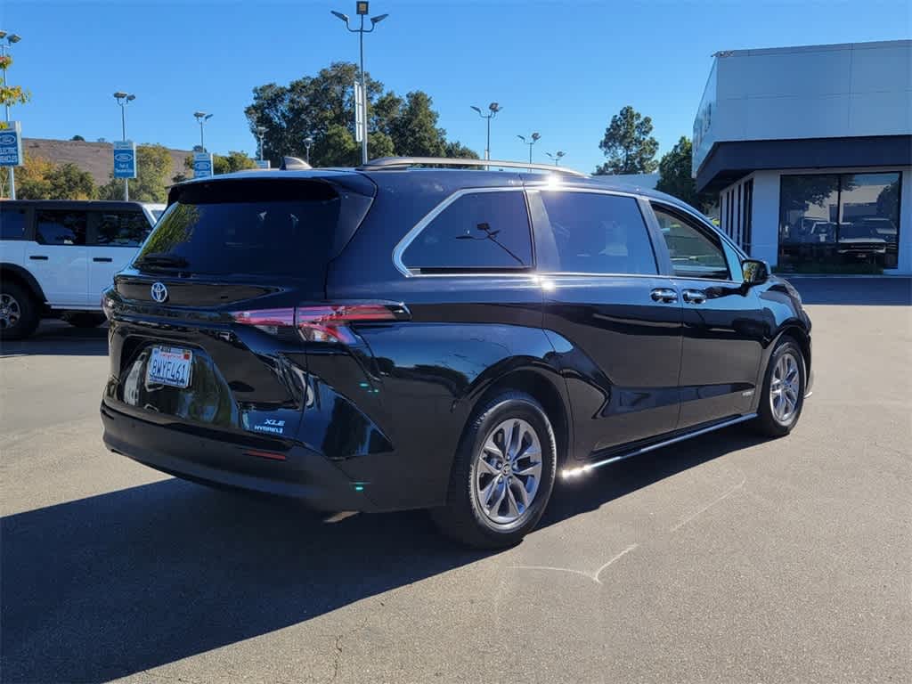 Thumbnail: 2021 Toyota Sienna - 5
