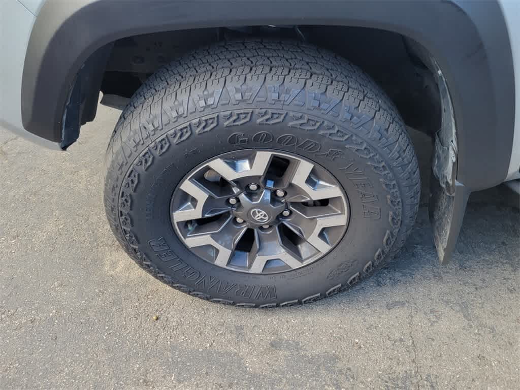 2022 Toyota Tacoma TRD photo 2