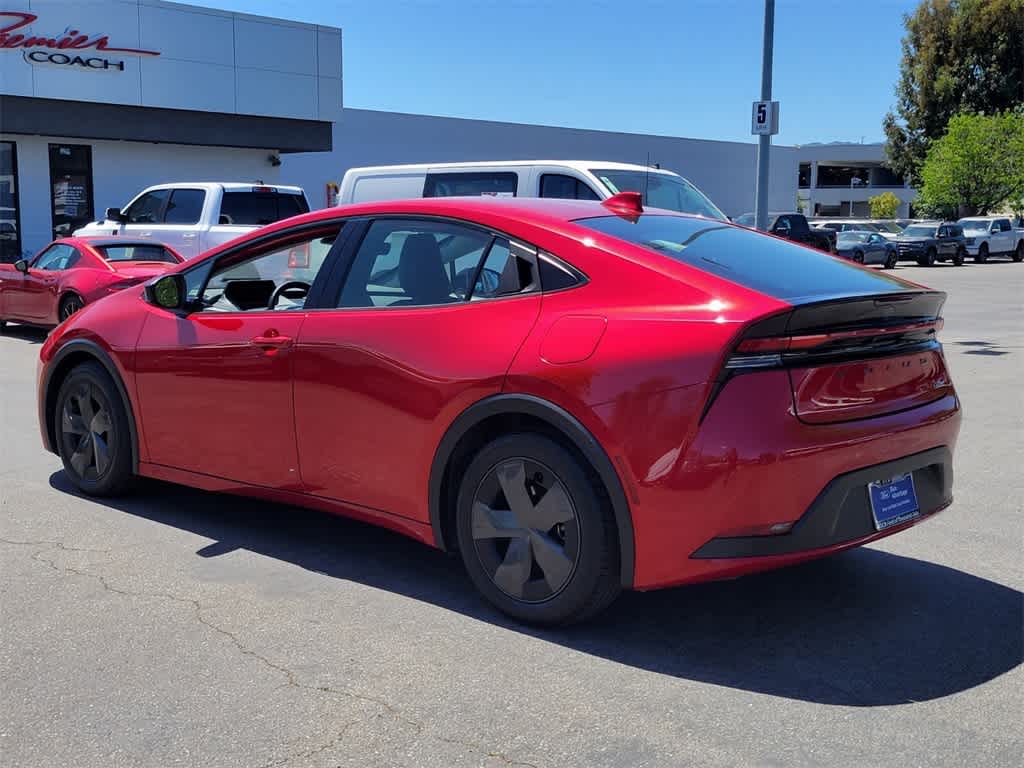 2023 Toyota Prius LE 3