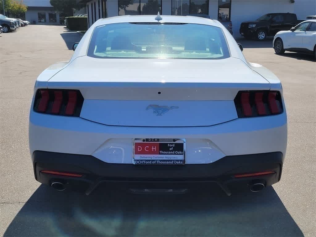 2025 Ford Mustang EcoBoost photo 4
