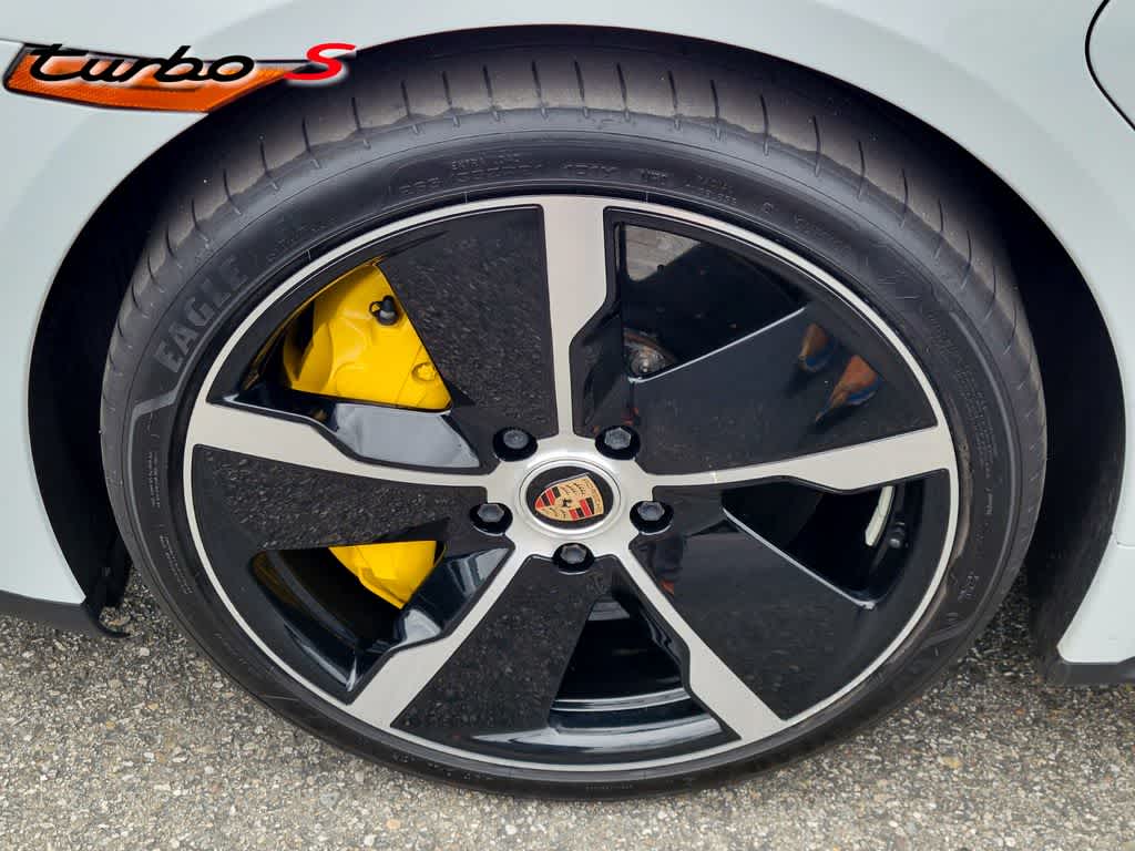 Thumbnail: 2021 Porsche Taycan - 10