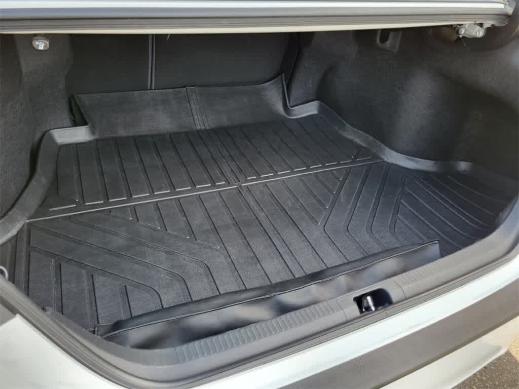 Thumbnail: 2019 Toyota Camry - 12