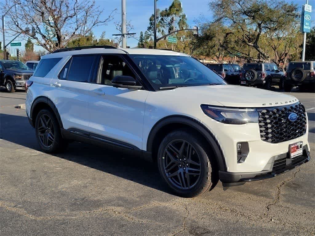 2026 Ford Explorer ST - Photo 7