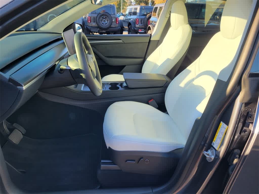 Thumbnail: 2023 Tesla Model Y - 11