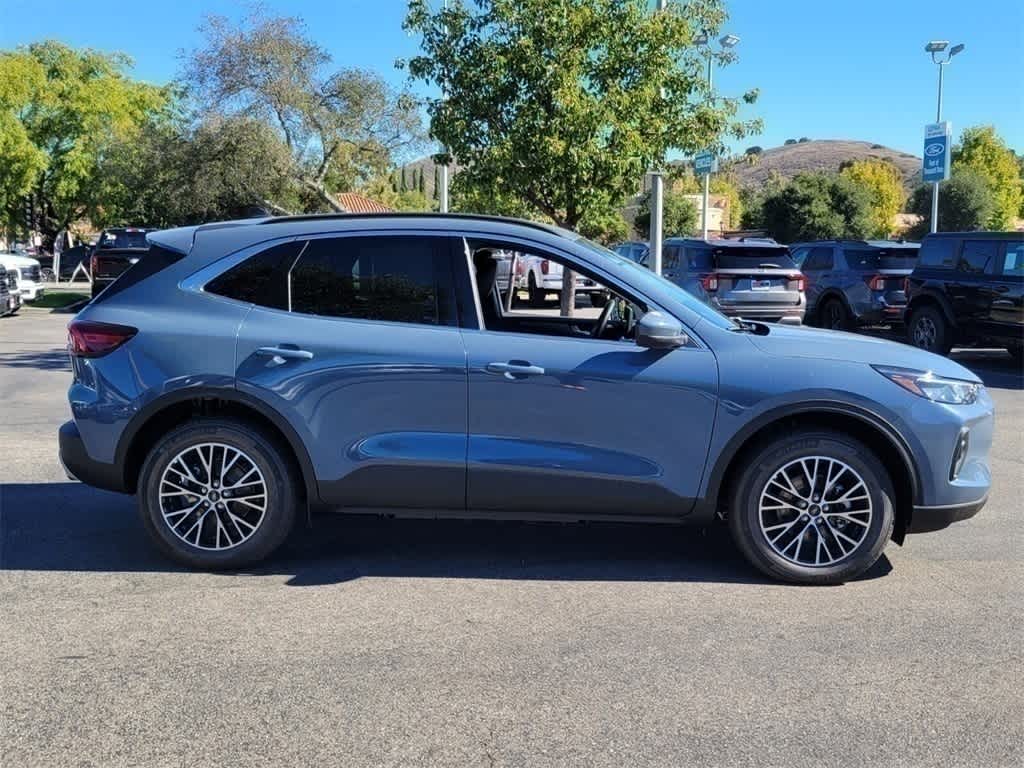 Thumbnail: 2025 Ford Escape - 7