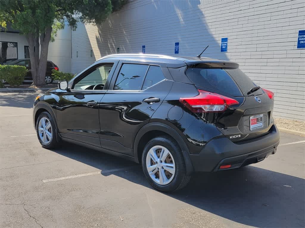 Thumbnail: 2018 Nissan Kicks - 3