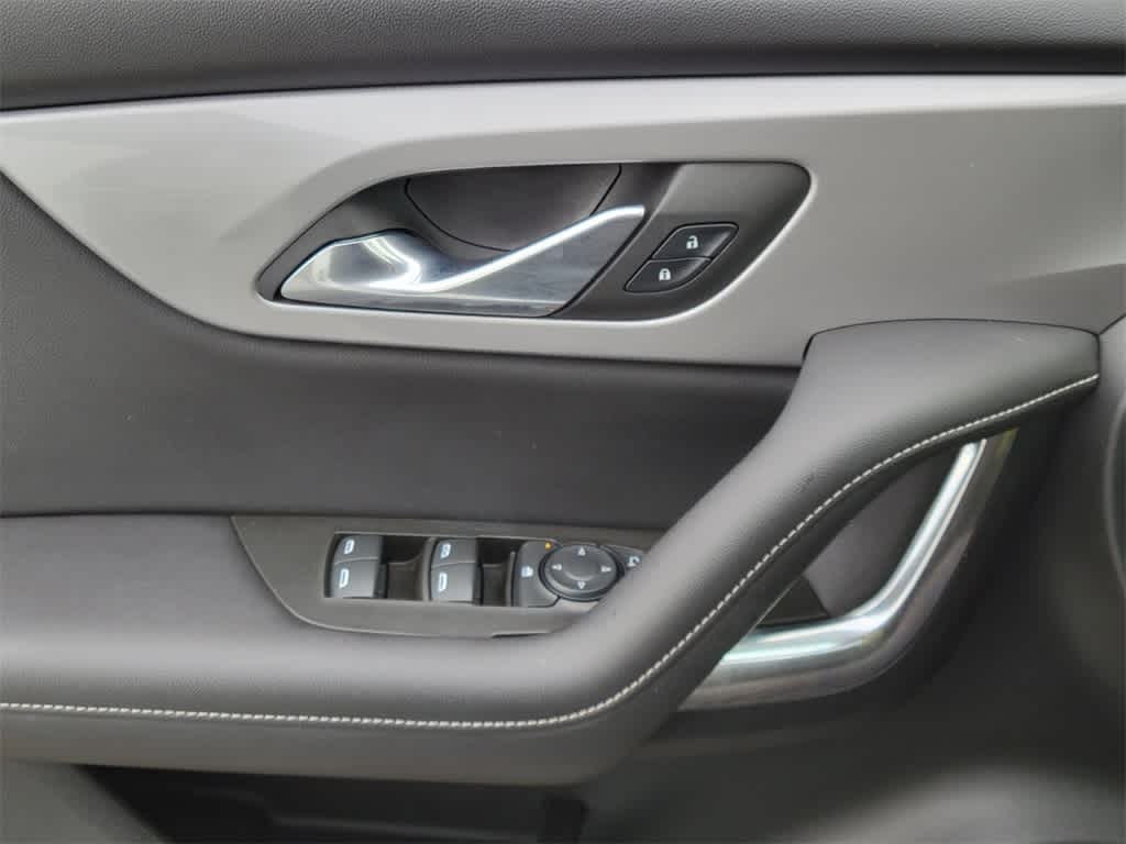 Thumbnail: 2023 Chevrolet Blazer - 20