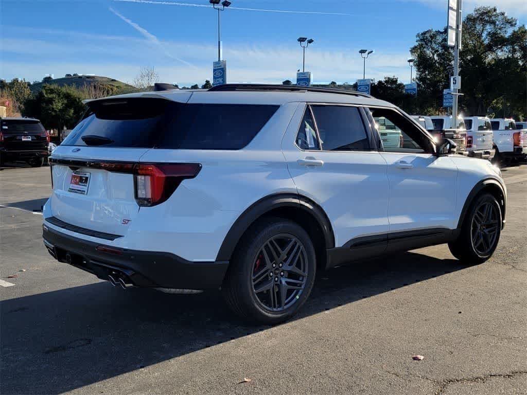 Thumbnail: 2026 Ford Explorer - 5