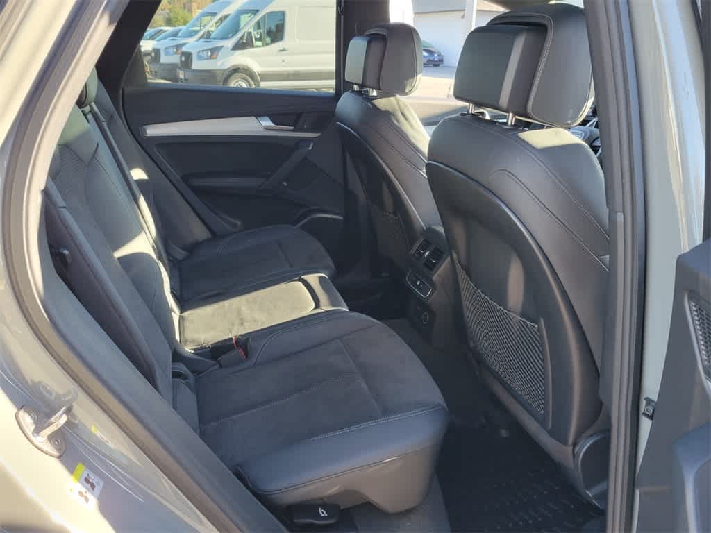 Thumbnail: 2020 Audi SQ5 - 14