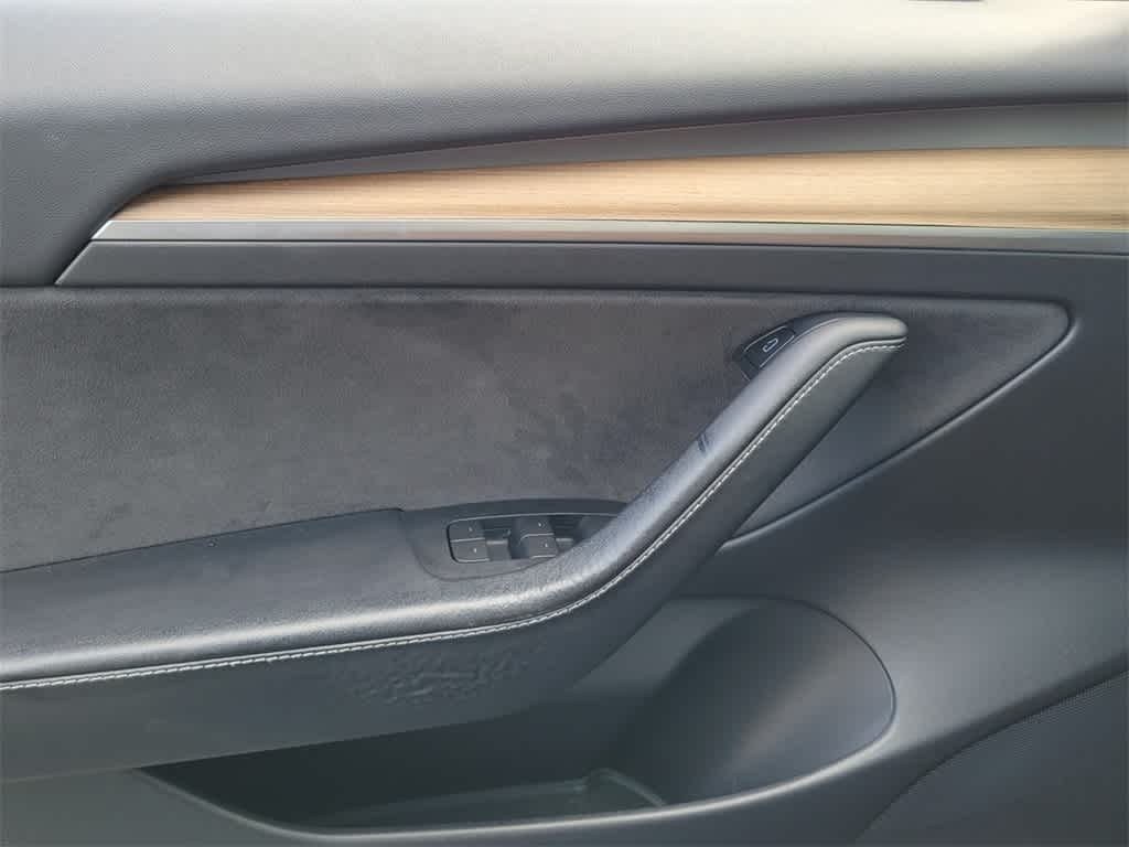 Thumbnail: 2021 Tesla Model 3 - 19