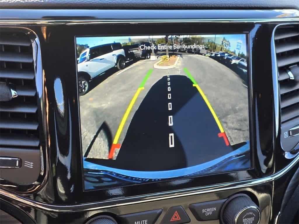 Thumbnail: 2021 Jeep Grand Cherokee - 21