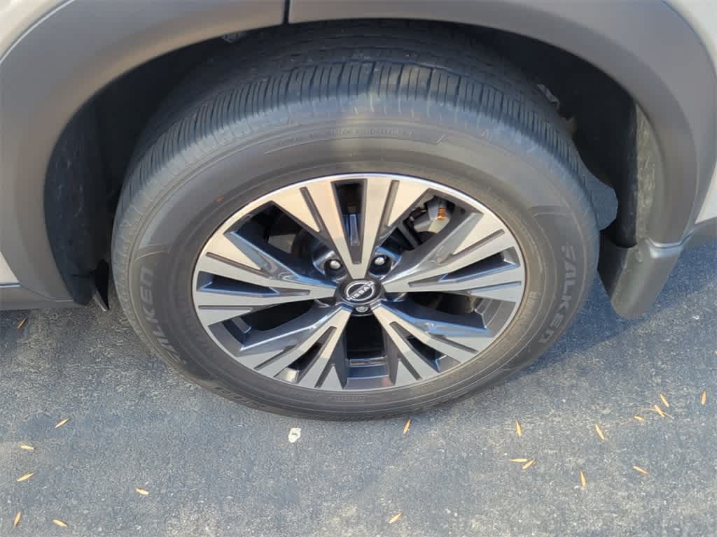 2023 Nissan Rogue SV photo 2