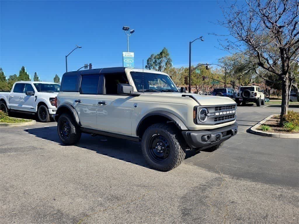 Thumbnail: 2026 Ford Bronco - 9
