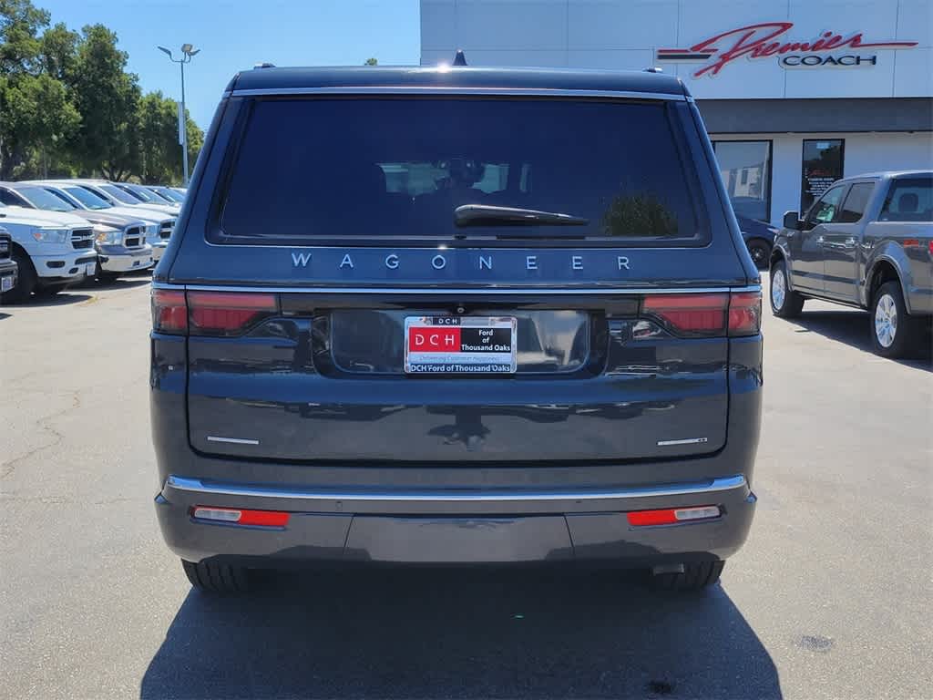 Thumbnail: 2022 Jeep Wagoneer - 4