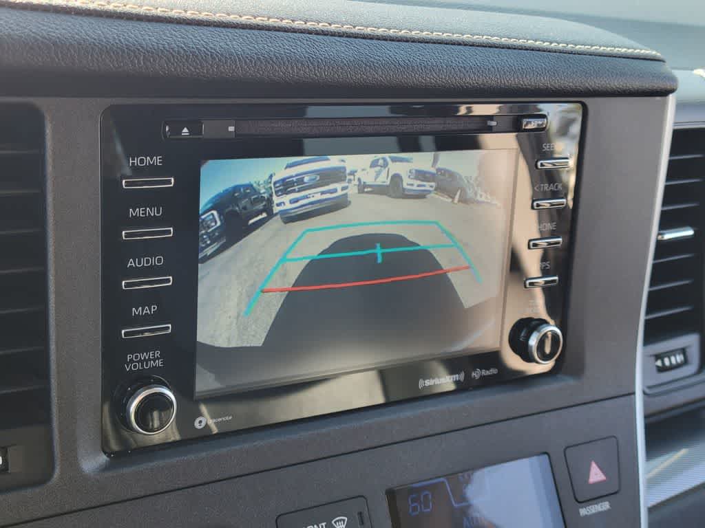 Thumbnail: 2020 Toyota Sienna - 22