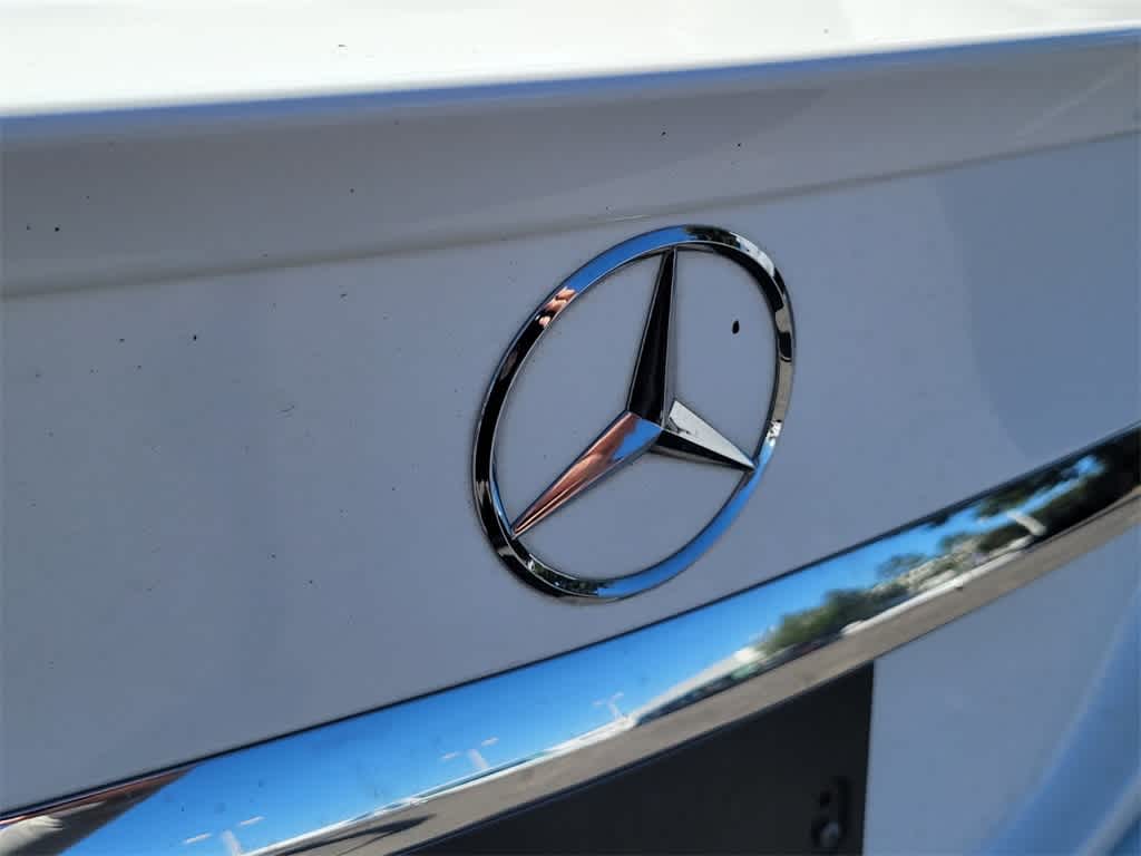 Thumbnail: 2016 Mercedes-Benz C-Class - 6