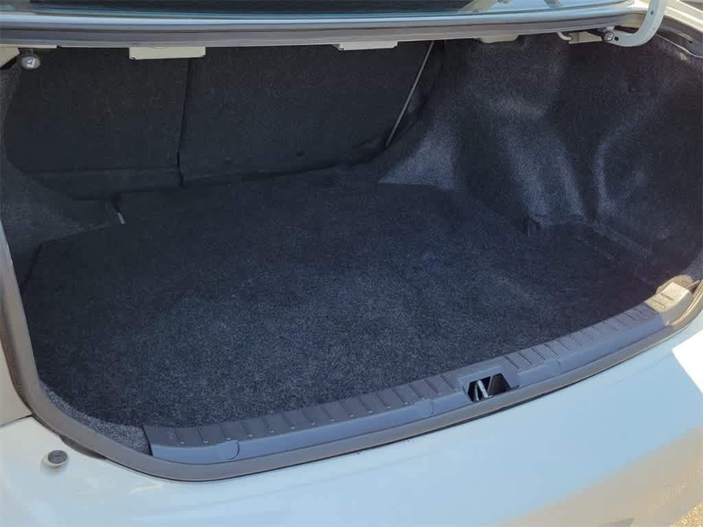 Thumbnail: 2013 Toyota Corolla - 13