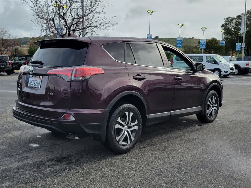 Thumbnail: 2018 Toyota RAV4 - 7