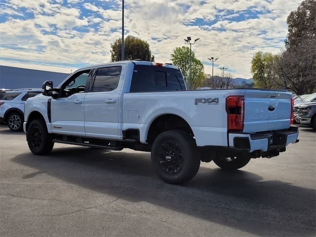 2025 Ford F-250 Lariat photo 3