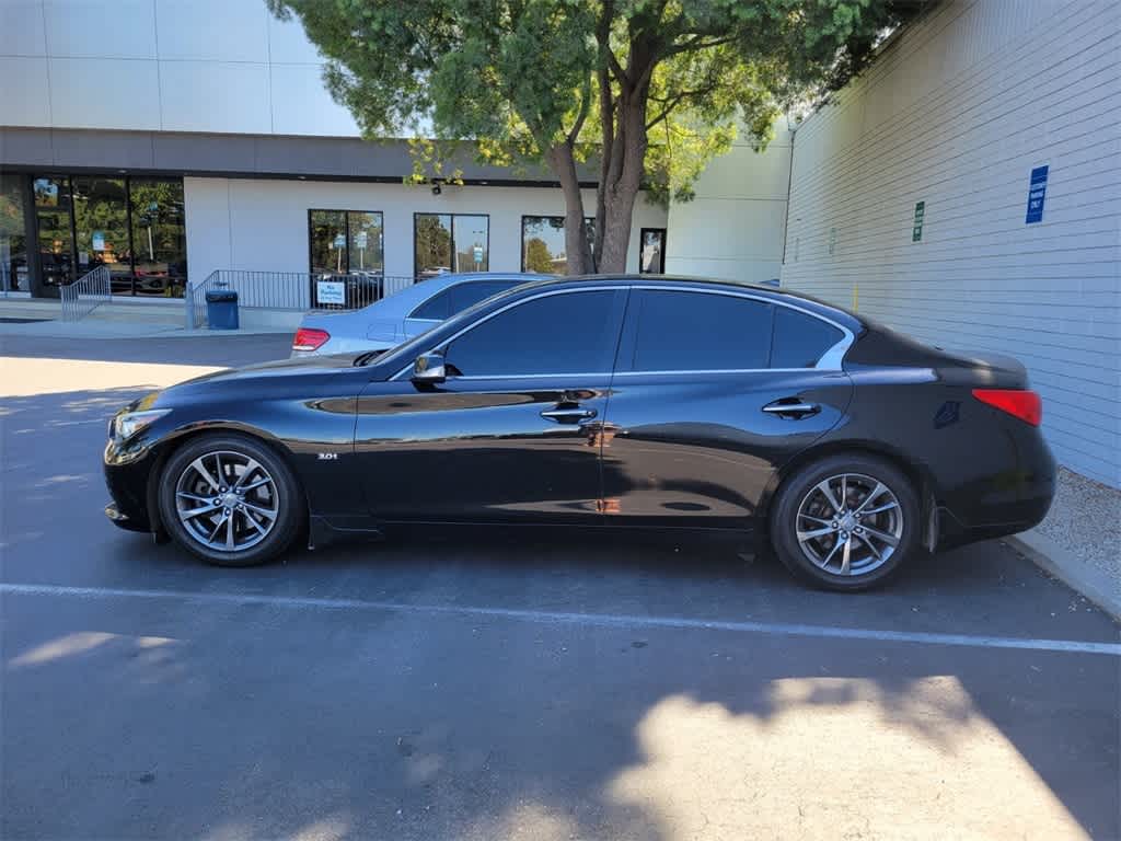 2017 Infiniti Q50 3.0t Signature Edition photo 3