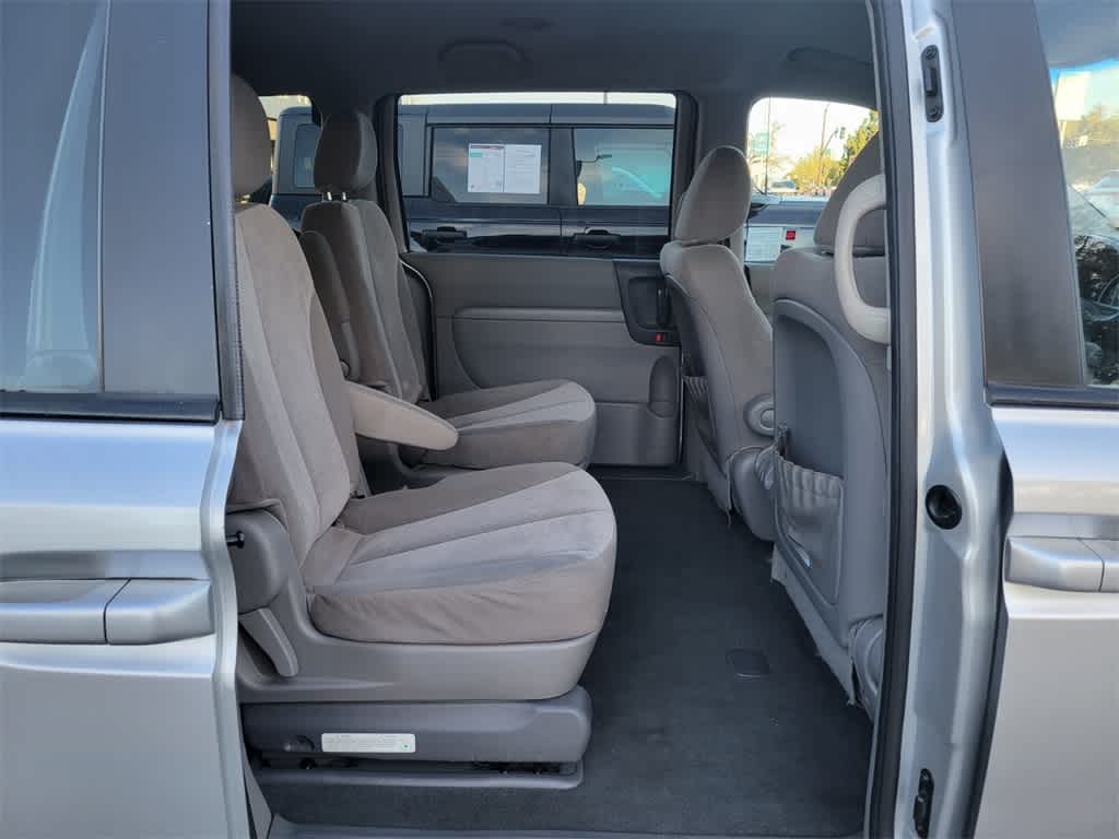 Thumbnail: 2012 Kia Sedona - 15