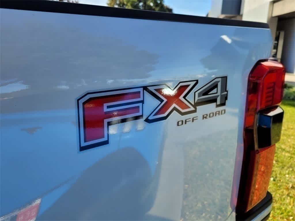 2025 Ford F-250 Platinum photo 3