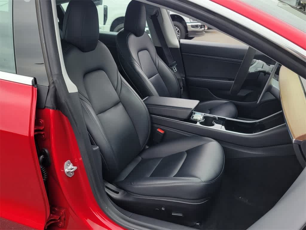 Thumbnail: 2020 Tesla Model 3 - 14