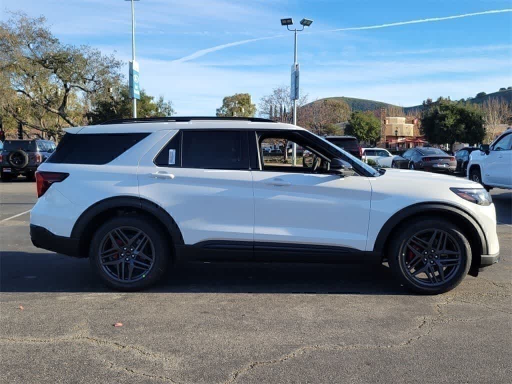 2026 Ford Explorer ST - Photo 6