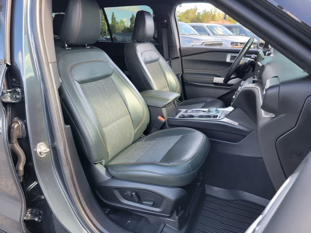 Thumbnail: 2022 Ford Explorer - 17