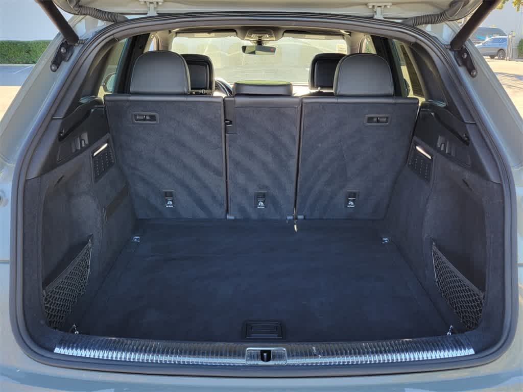 Thumbnail: 2020 Audi SQ5 - 13