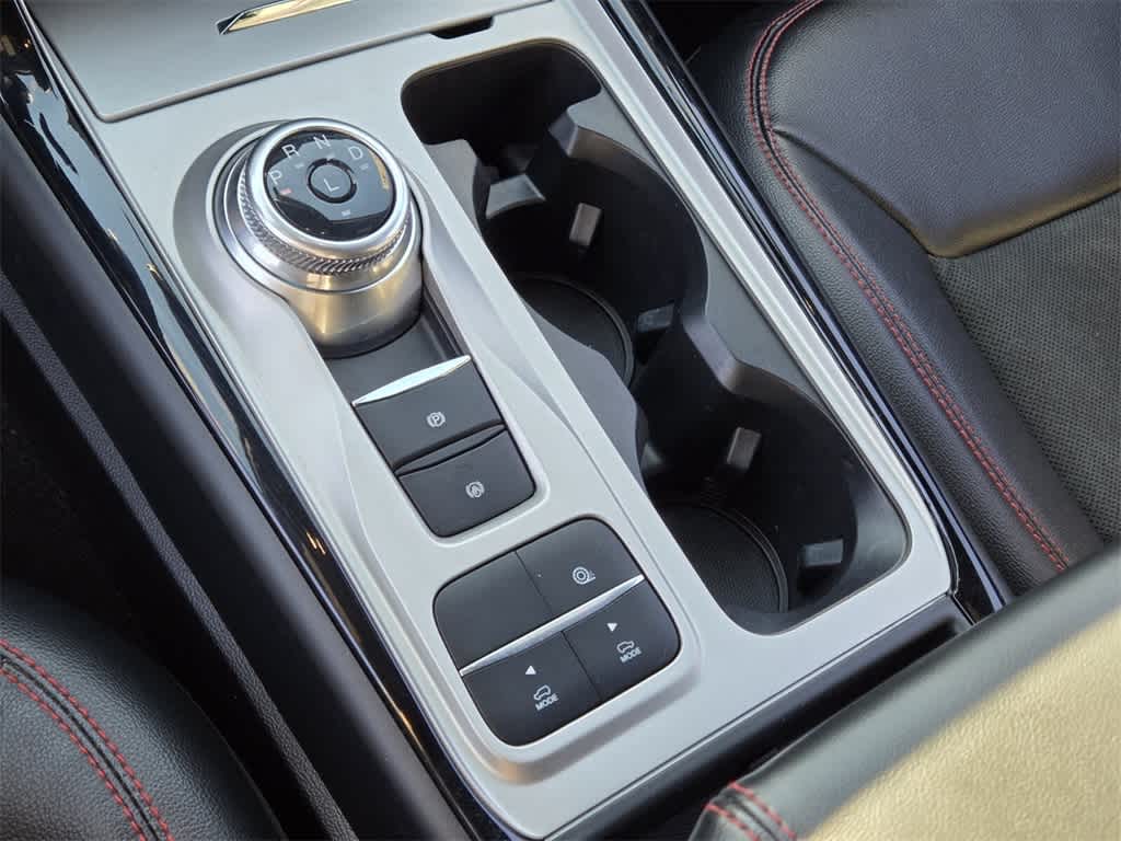 Thumbnail: 2022 Ford Explorer - 25