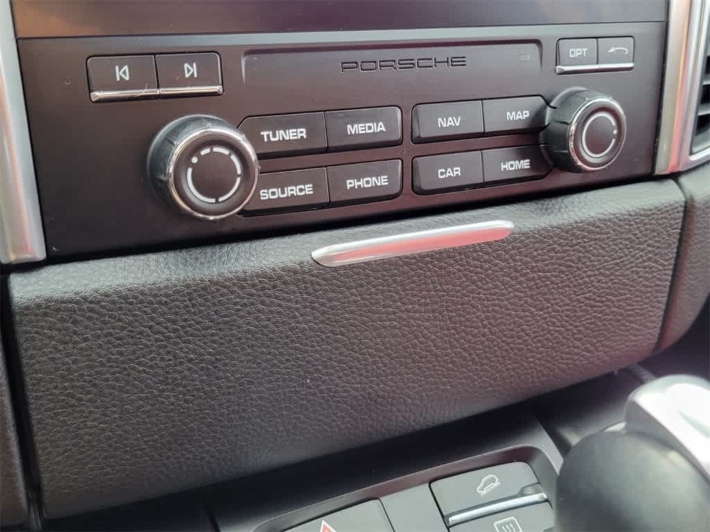 Thumbnail: 2017 Porsche Macan - 22