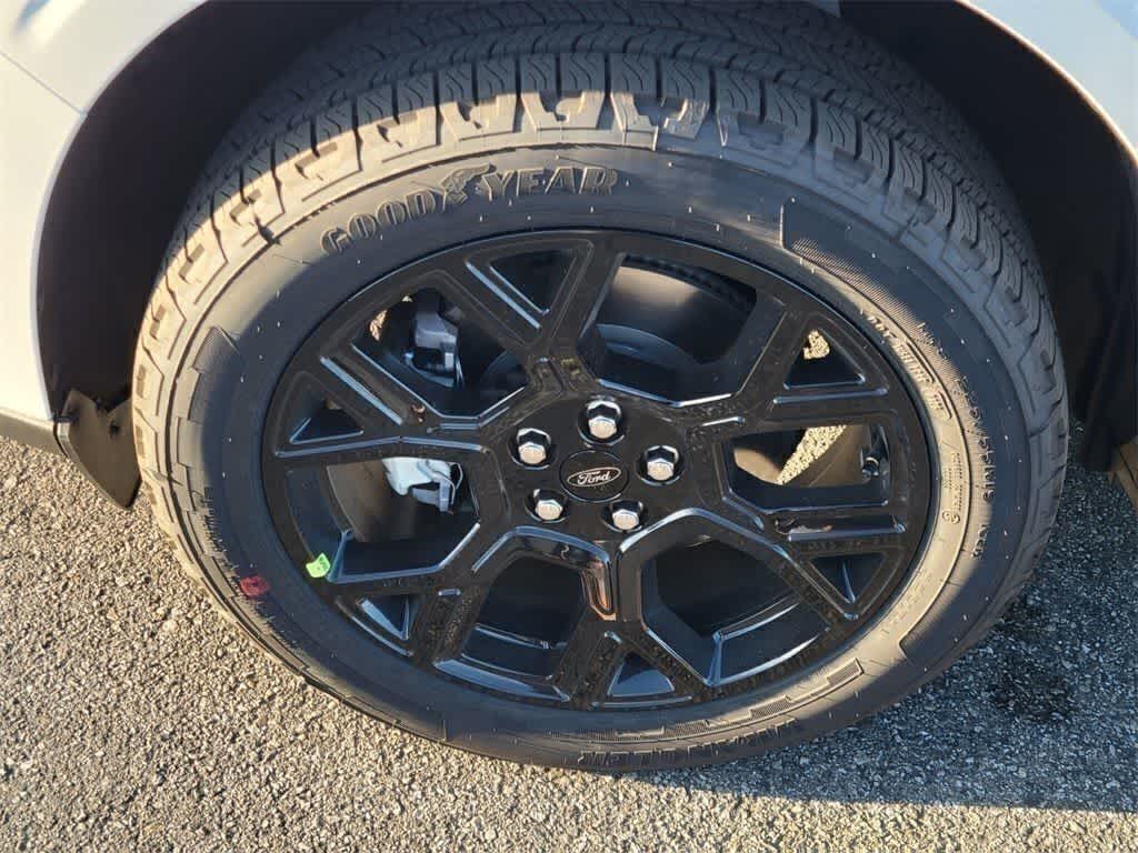 Thumbnail: 2026 Ford Maverick - 9