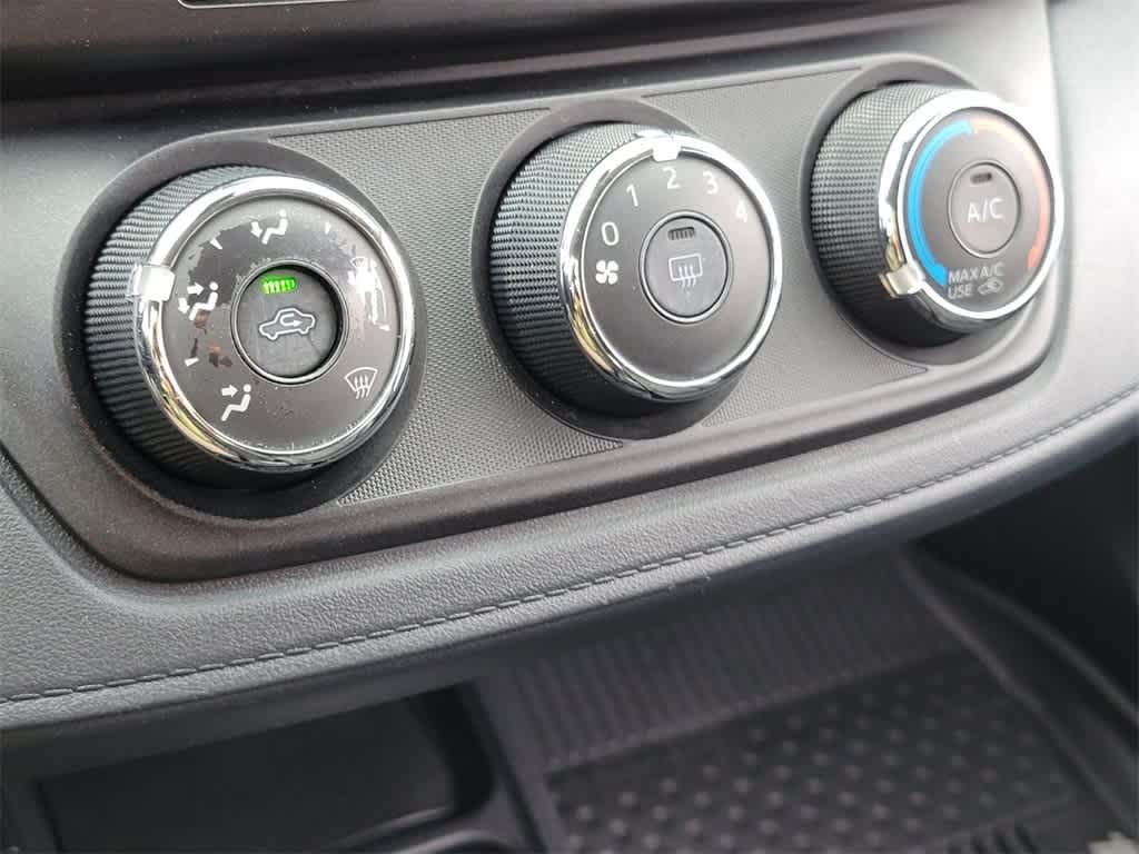 Thumbnail: 2018 Toyota RAV4 - 22