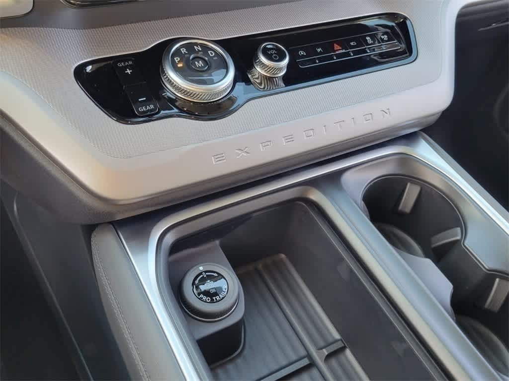 Thumbnail: 2026 Ford Expedition MAX - 21