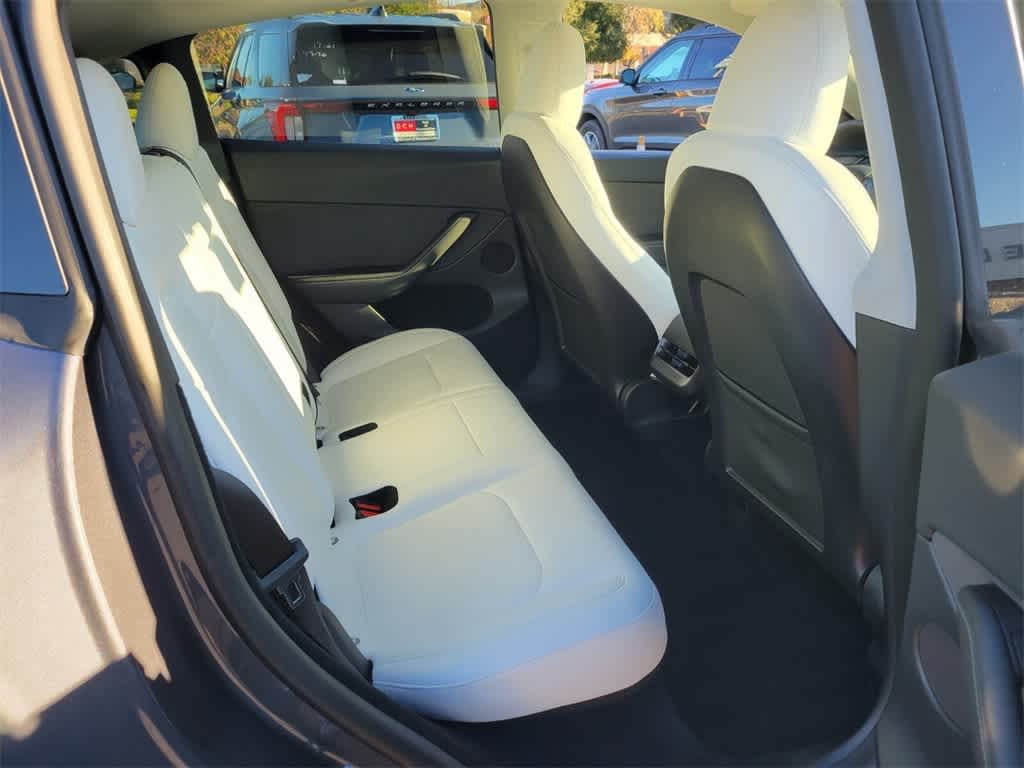 Thumbnail: 2023 Tesla Model Y - 15