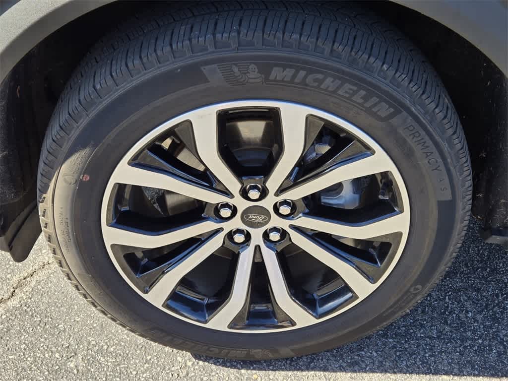 Thumbnail: 2022 Ford Explorer - 9