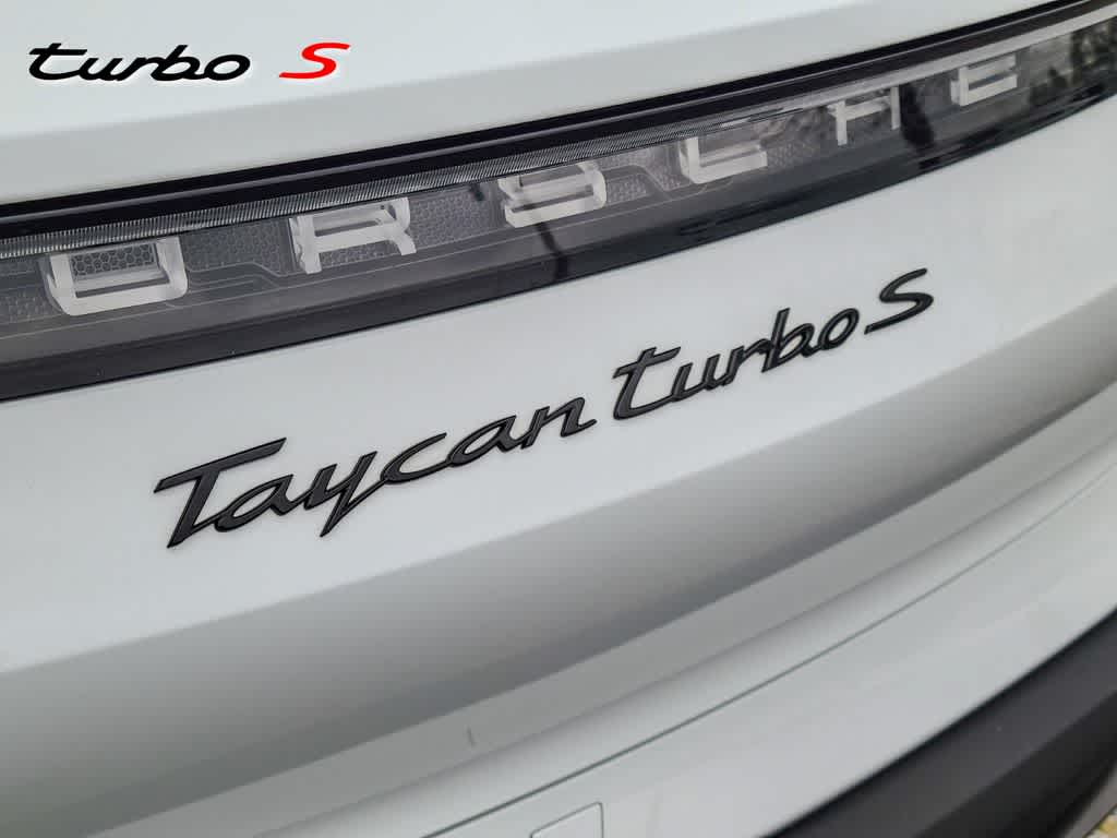 Thumbnail: 2021 Porsche Taycan - 26