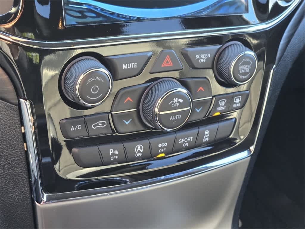 Thumbnail: 2021 Jeep Grand Cherokee - 22