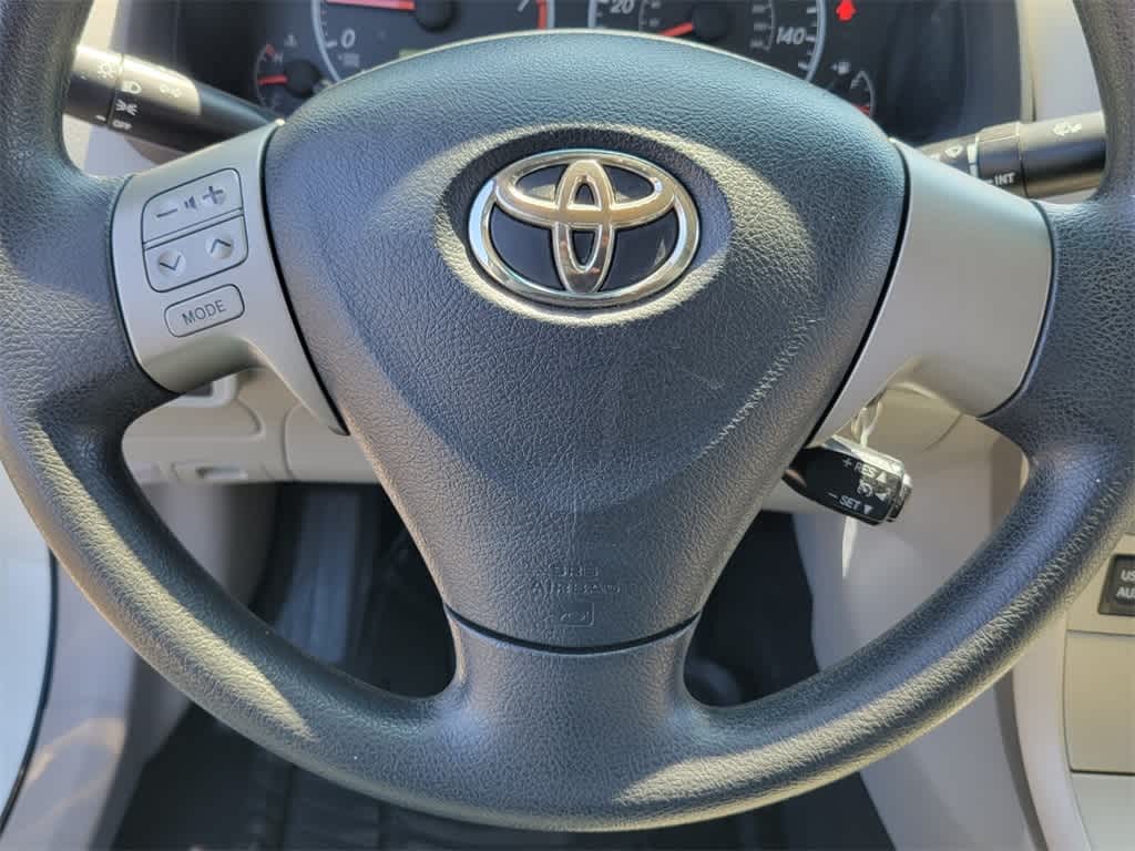 Thumbnail: 2013 Toyota Corolla - 17