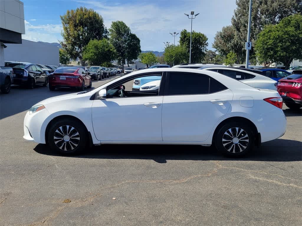 2015 Toyota Corolla L photo 2
