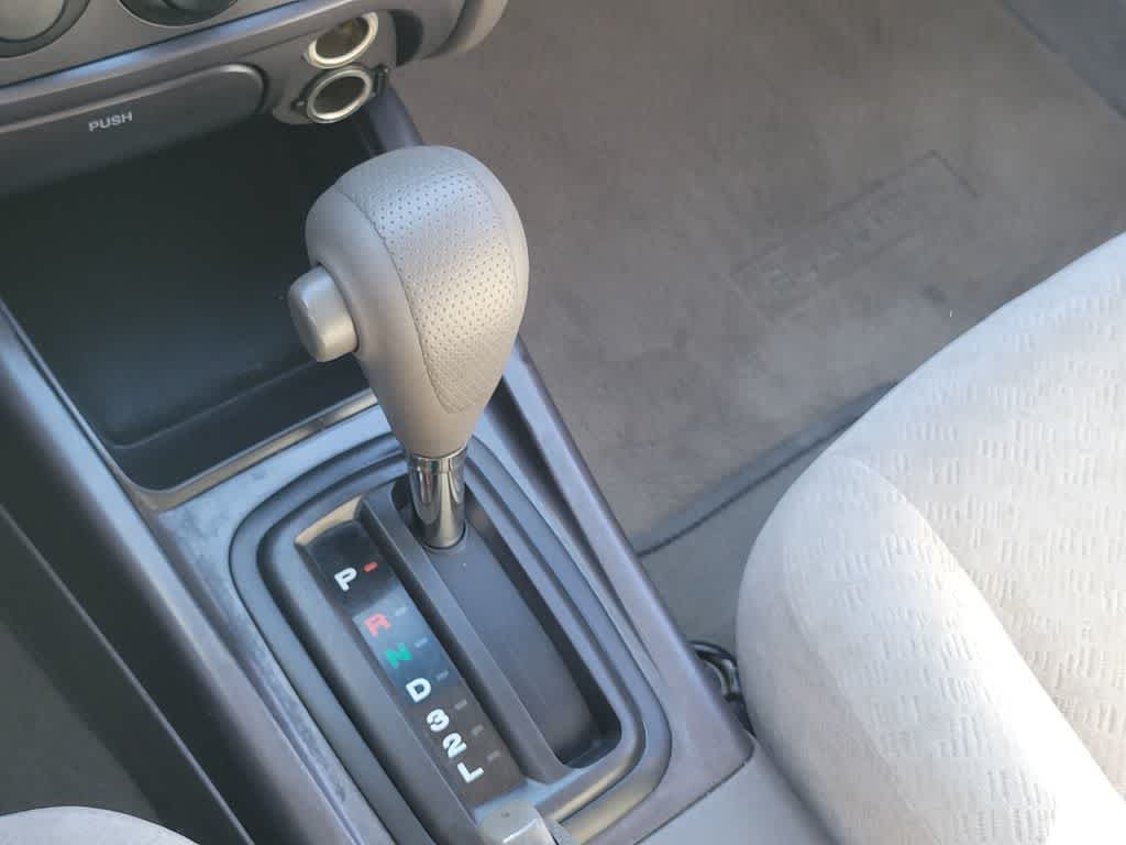 Thumbnail: 2004 Hyundai Elantra - 24