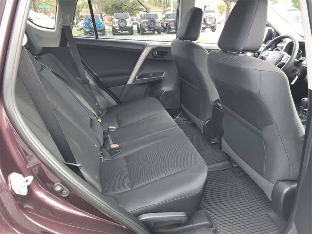 Thumbnail: 2018 Toyota RAV4 - 16