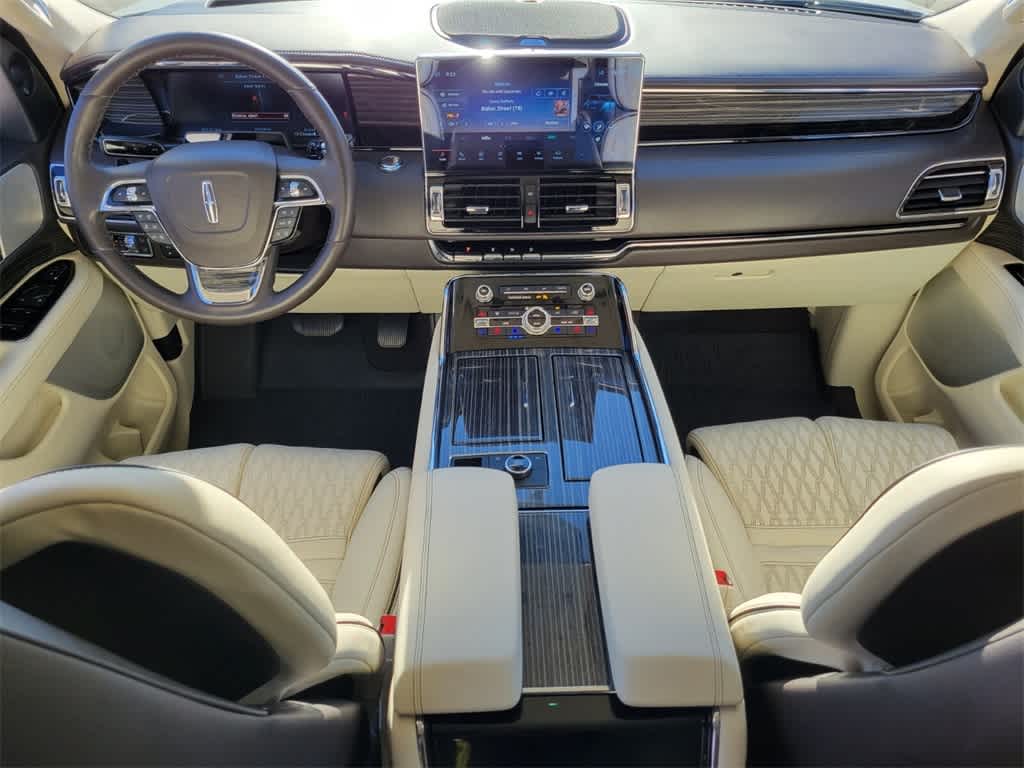 Thumbnail: 2022 Lincoln Navigator - 13