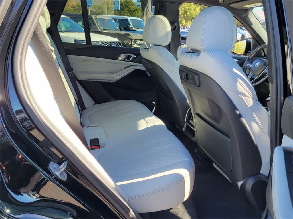 Thumbnail: 2023 BMW X5 - 13