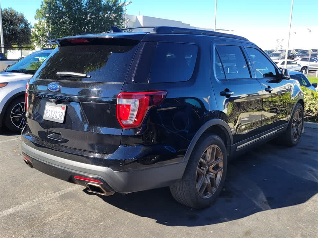 Thumbnail: 2017 Ford Explorer - 6