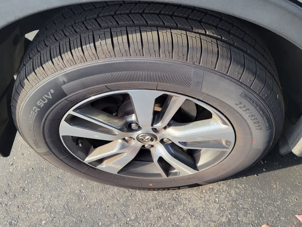 Thumbnail: 2016 Toyota RAV4 - 8