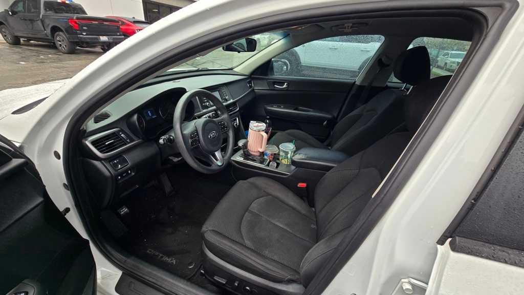 Thumbnail: 2017 Kia Optima - 11